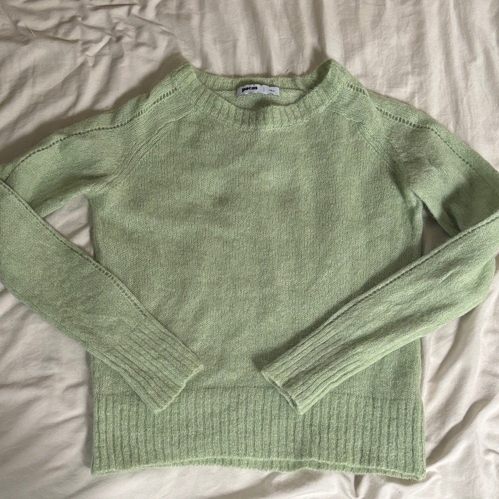 Pacas baby alpaca blend Pastel Green Crewneck Sweater